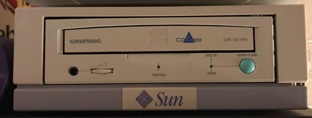 GRUNDIG CDR 100 IPW 2x SCSI CD-Brenner