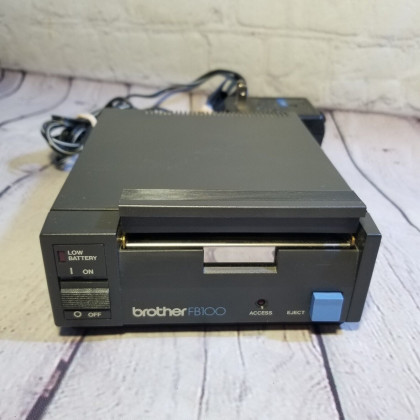 Brother FB100 3,5" Diskettenlaufwerk für eine Strickmaschine