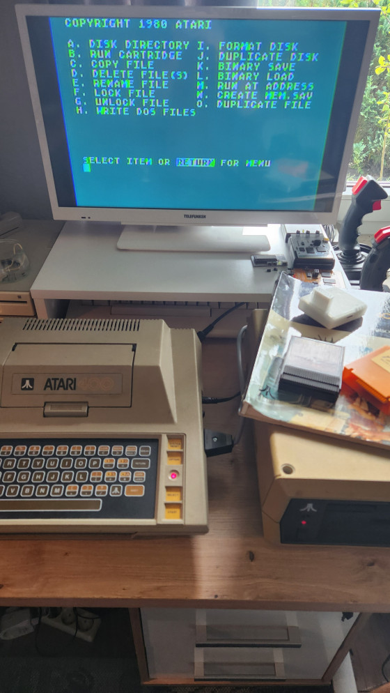 Atari 400 und Atari 810 Diskettenlaufwerk