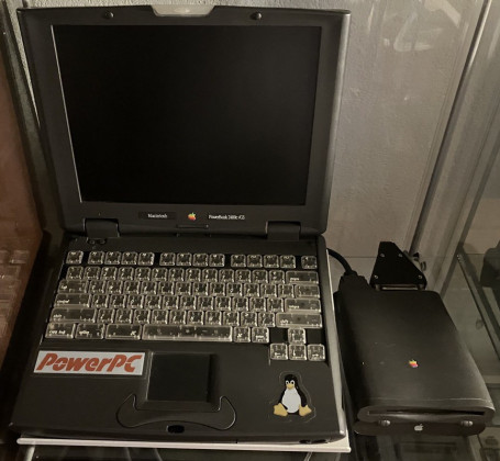 Apple PowerBook 2400c (MightyCat)