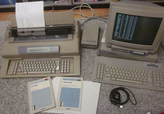 Olivetti ET 2500 mit MFDU 2000 Diskettenlaufwerk, Olivetti M200 Personalcomputer