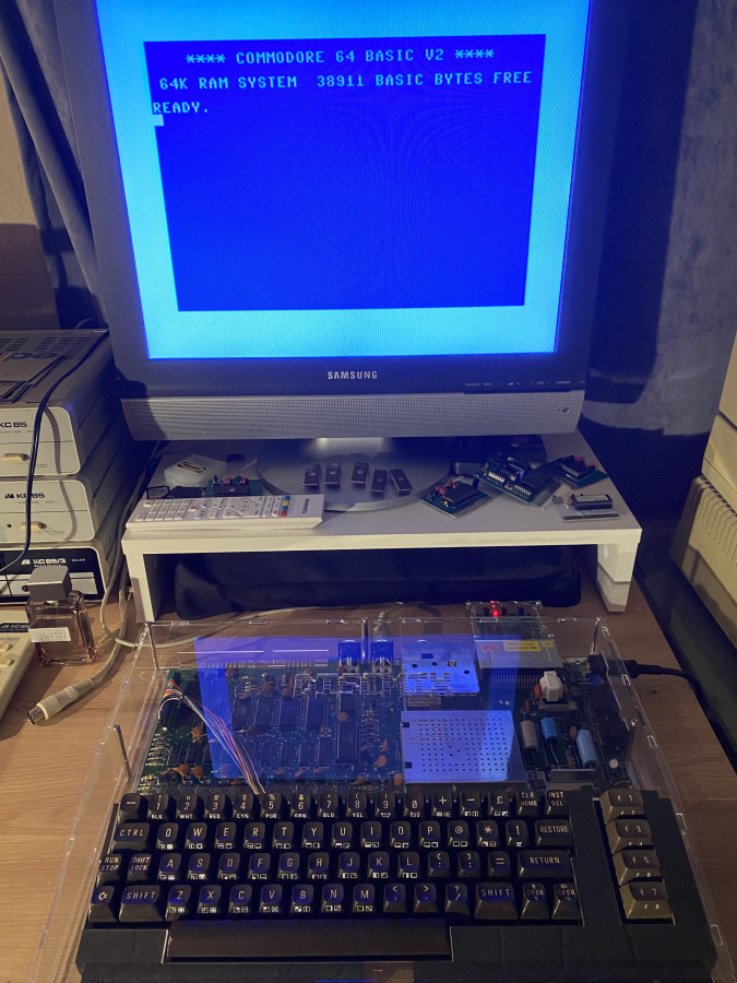 C64 im durchsichtigen Case