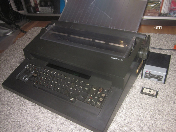 Olivetti ET 231 Büroschreibmaschine mit nachgerüstetem Kassettenlaufwerk