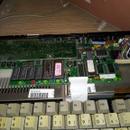 Bilder eines Accura 101 Laptops aus dem Jahr 1990
