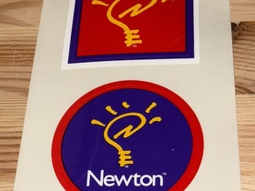 Newton Aufkleber (rund und eckig)