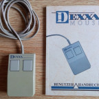 DEXXA - Maus Vorderansicht mit Handbuch
